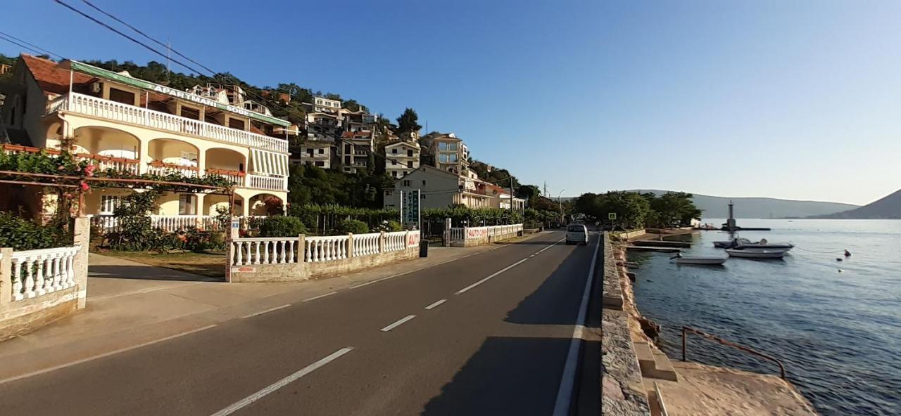 Stevovic Apartments Tivat Exterior foto
